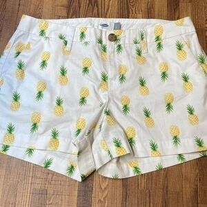 Old Navy women’s shorts. Pineapple print. Size 2.